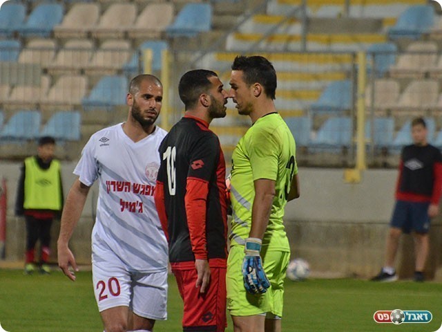 קרובים. אסי גומה ושניר דורי (אבי רביבו)